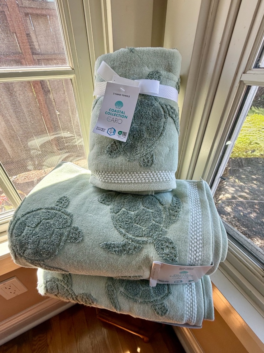 CARO Home 4-Piece COASTAL Collection Bath Cotton TURTLE Towels NWT Set of 4